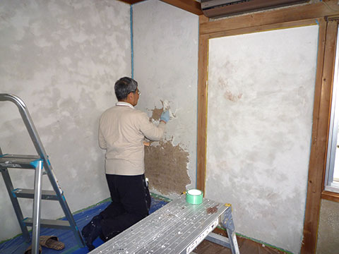 珪藻土の塗り壁DIYで明るいお部屋へリフォーム